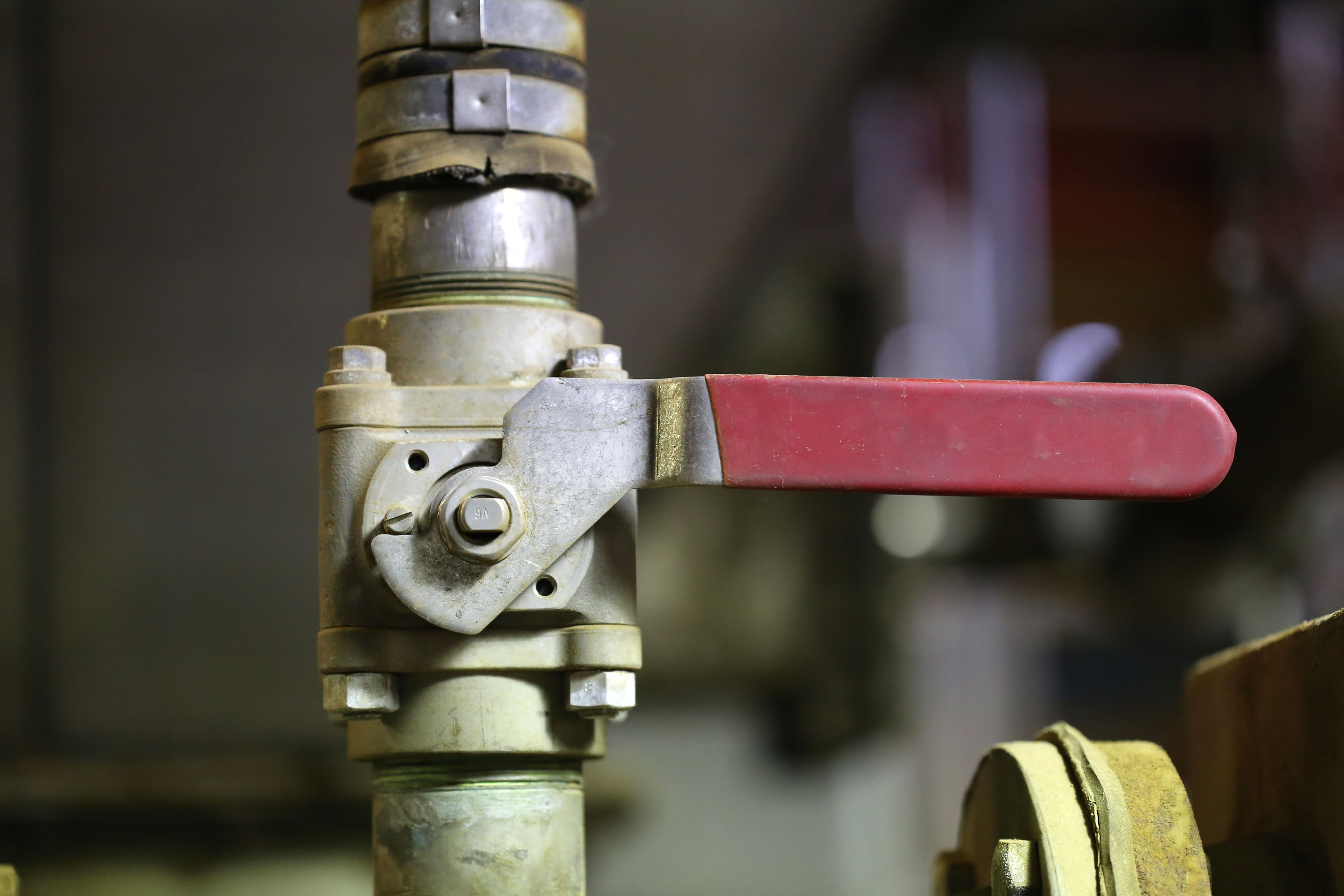 hon-brass-ball-valve-red-handle-process-pipe-941949748.jpg