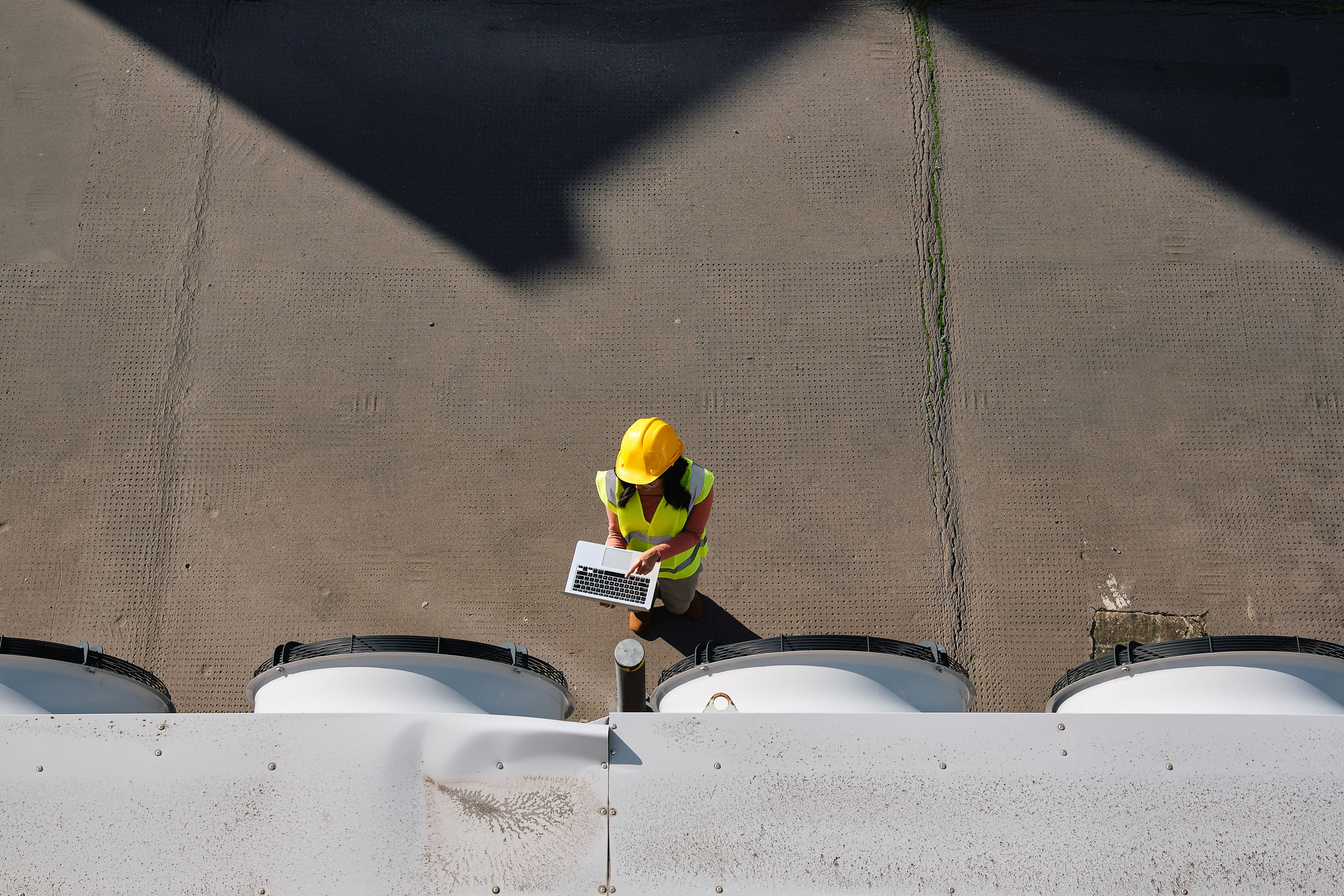 hon-engineer-rooftop-laptop-cooling-towers-2195340907.jpg